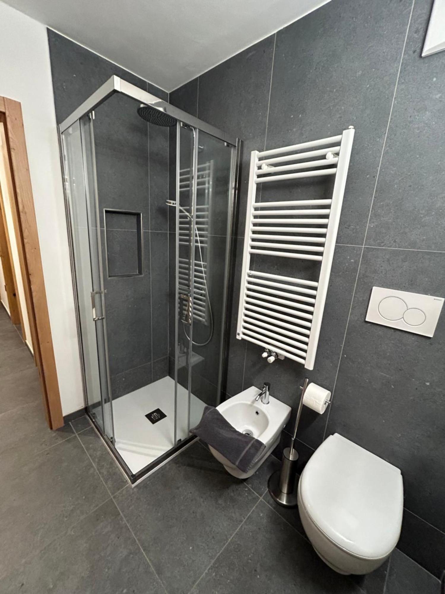 Dolomia Apartments & Spa Dimaro Luaran gambar